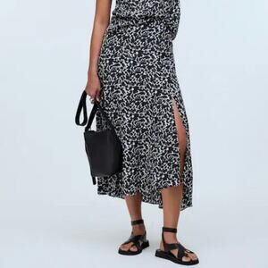 Madewell Women's Side-Slit Midi Skirt in Floral Crepe Black and White 8 NEW